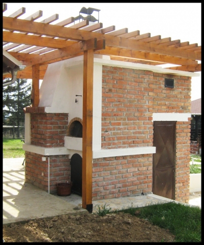 Roštilj, Pizza-Peć i Sušara Guliver- bočno